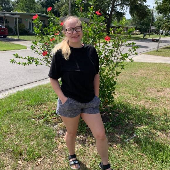 Meet your Posher, Kiersten - Picture 1 of 1